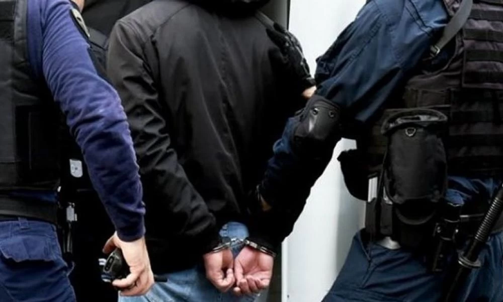 Θεσσαλονίκη: Σύλληψη δύο ατόμων για παράνομη μεταφορά 11 μεταναστών